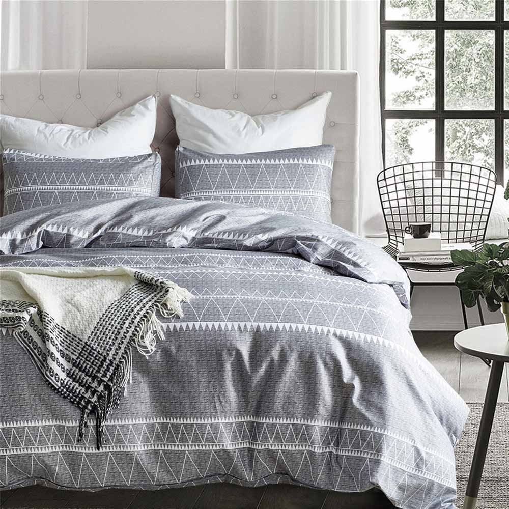 nordic-geometric-stripe-bedding-set